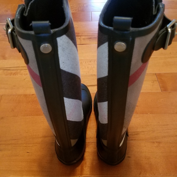 Authentic Burberry Birkback bias check rainboots size 37 EU - Picture 3 of 9